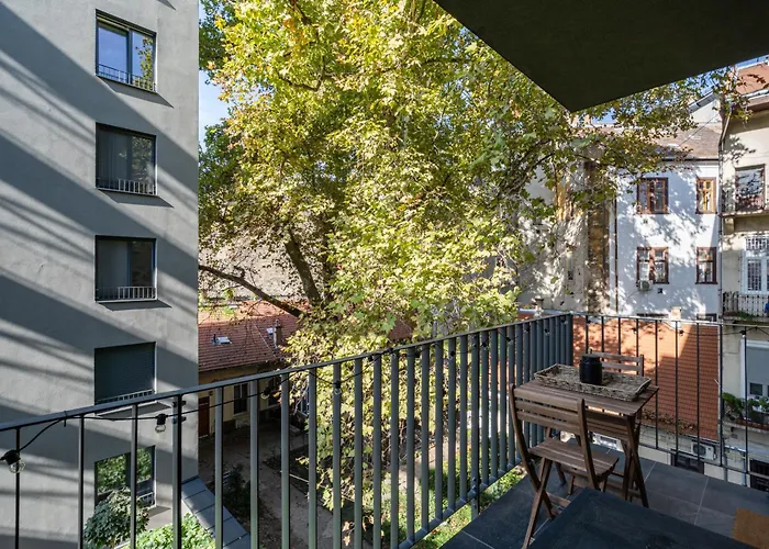 Fiumei Essence Apartment